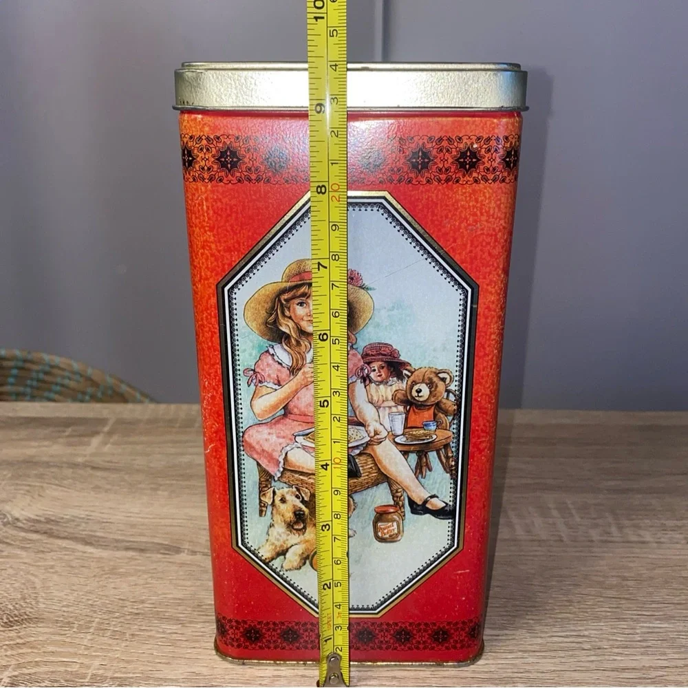 Vintage Limited Edition Christie's Premium Plus Salted Crackers Tin 1991 - Picture 8 of 9